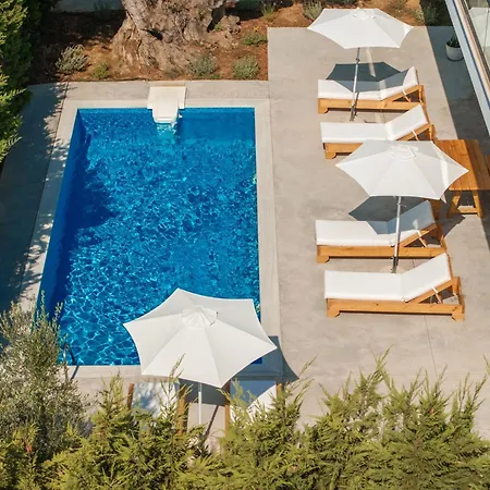 Elia Luxury