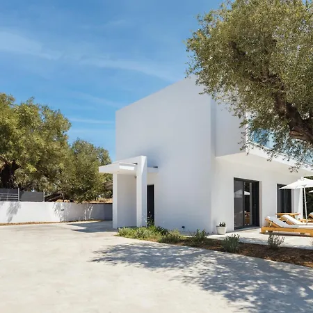 Elia Luxury Villa *