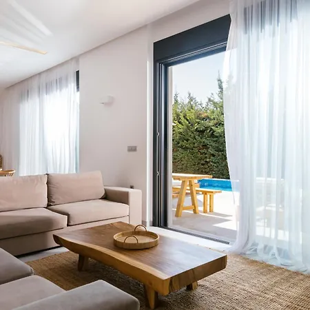 Elia Luxury * Акротири