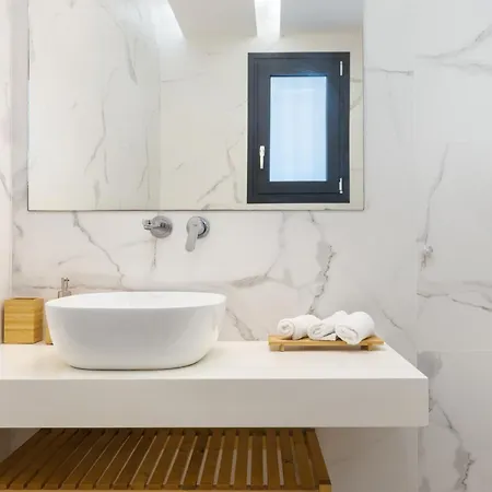 Elia Luxury *