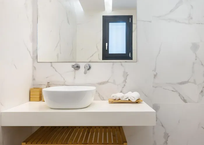 Elia Luxury *